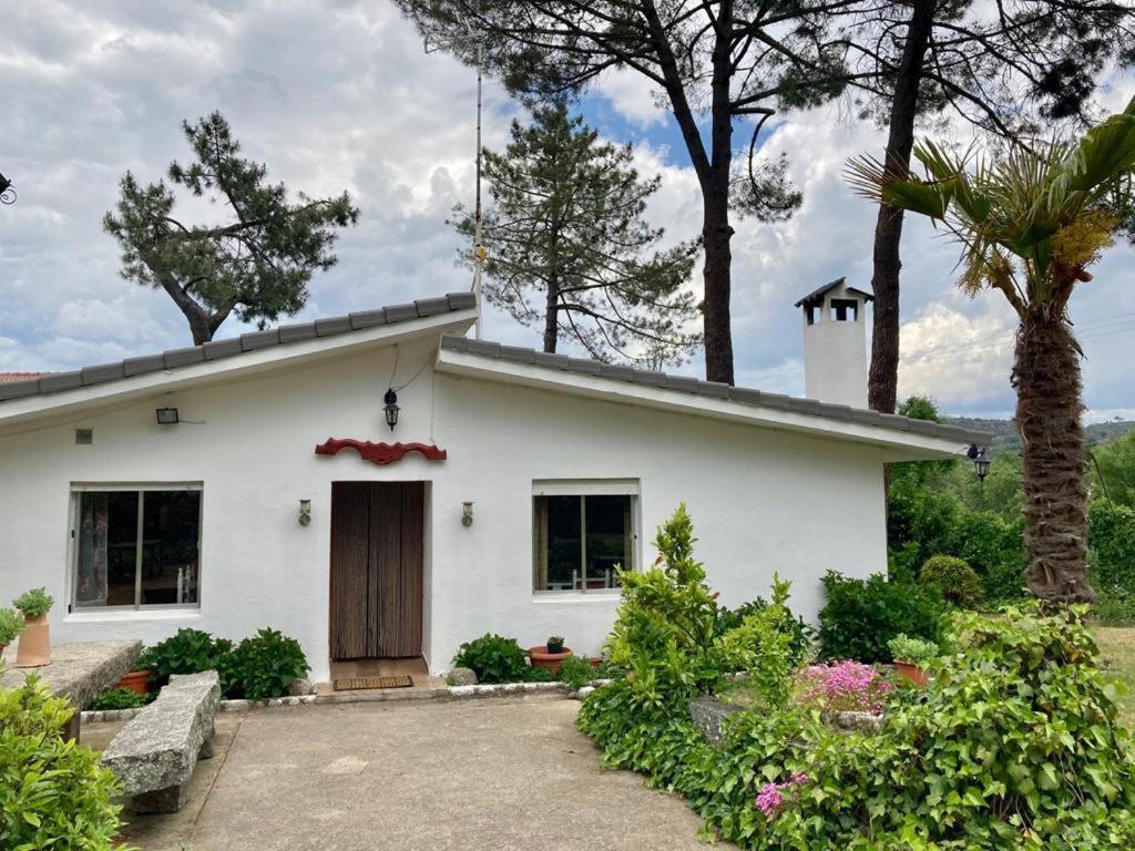 Casa Rural Aventura I Villa Navaluenga Exterior photo